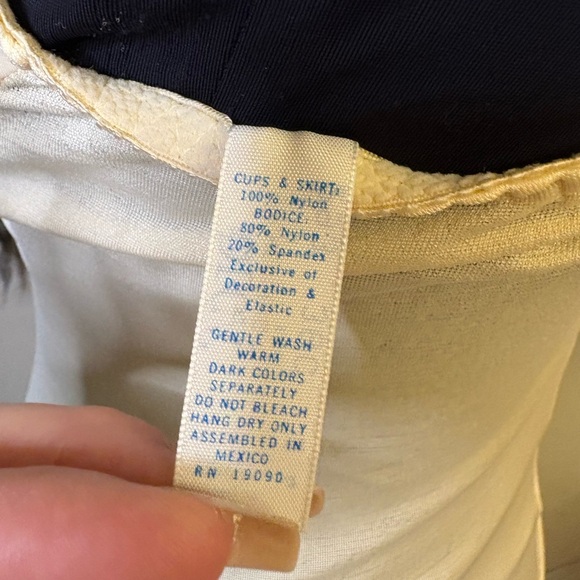 Vintage Olga Cream Lace Chemise Nightgown - Picture 12 of 12